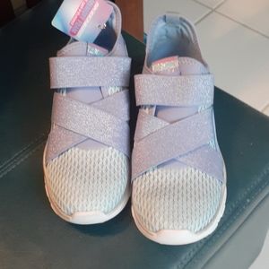 New skechers size 4 girls